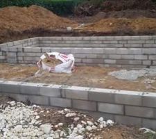Élévation des murs du vide sanitaire