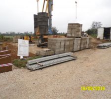 Fournitures pour le vide sanitaire, poutrelles en béton armés et hourdis livrés!