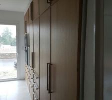 Meubles de cuisine intégrés dans la niche