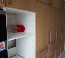 Meubles de cuisine intégrés dans la niche
