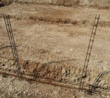 Chaînage vertical côté sud porte fenêtre d'une chambre