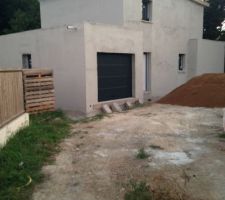 Façade Nord, menuiseries posées