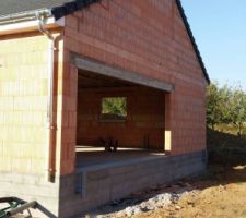 Côté garage avec le toit