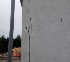 Fissures a réparer...