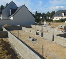 Élévation des murs de fondation du vide technique.