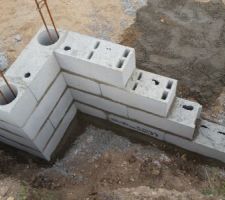 Effectivement le ma&ccedil;on a commenc&eacute; le vide sanitaire.