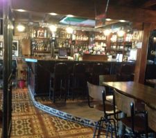 Le loft est devenu un bar