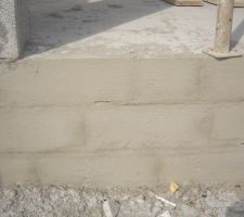 Le rev&ecirc;tement Hydrofuge sur le vide sanitaire,pas top une deuxi&egrave;me couche s'impose