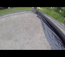 Ici vous trouverez le liens pour voir pourquoi et comment poser du géotextile et du polystyrène pour isoler le sol de la maison 
Sur YouTube : https://youtu.be/L154pWFDKNM j'espère que vous pourrez vous projeter dans vos projet de construction 
A bientôt 
Travaux-GoldMan