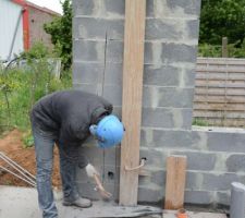 Sur cette photo il s'agit du 13 &eacute;me jour de ma&ccedil;onnerie  : d&eacute;coupe pour mur de refend
vid&eacute;o pour la ma&ccedil;onnerie jour 13 sur youtube ici : en cours
Vous y trouverez &eacute;galement ma playlist comment construire de A &agrave; Z.
Alors &agrave; bient&ocirc;t