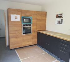 Pose cuisine (manque la hotte, le meuble haut  et les fileurs en bas des meubles)