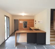 Pose cuisine (manque la hotte, le meuble haut  et les fileurs en bas des meubles)