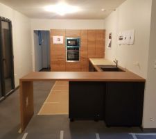 Pose cuisine (manque la hotte, le meuble haut  et les fileurs en bas des meubles)