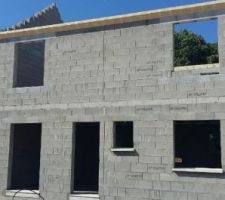 Photo envoyer par Aminevrp Merci à toi ont peut voir une maison déjà commencé