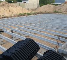 Bon aller, c'est reparti pour le vide sanitaire. &Ccedil;a fait plaisir de voir que &ccedil;a prend forme :) vivement la suite :)