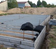 Bon aller, c'est reparti pour le vide sanitaire. &Ccedil;a fait plaisir de voir que &ccedil;a prend forme :) vivement la suite :)