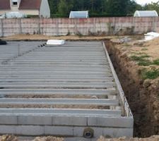 Bon aller, c'est reparti pour le vide sanitaire. &Ccedil;a fait plaisir de voir que &ccedil;a prend forme :) vivement la suite :)