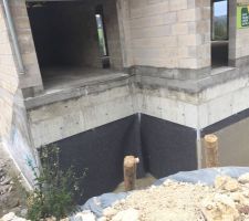 Préparation de l'étanchéité des murs enterrés