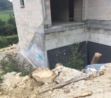 Préparation de l'étanchéité des murs enterrés