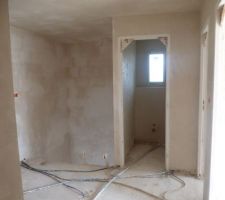 Plâtre 1er étage terminé!!