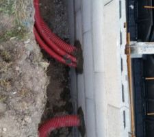 Ah ! plus que la dalle &agrave; couler ;) &ccedil;a fait plaisir de voir que &ccedil;a avance ;)