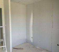 Chambre Marvin, placard....