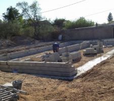 Montage des murs du vide sanitaire