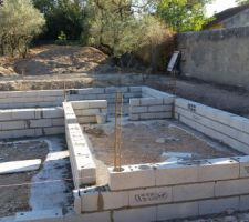 Montage des murs du vide sanitaire