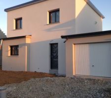L'enduit terminé, des prestataires qui travaillent bien. RAS