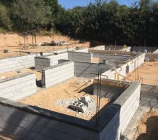 Arase étanche sur le dernier rang de parpaing