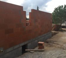 Élévation des murs en brique PV4G