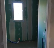 Salle de bain avec douche &agrave; l italienne