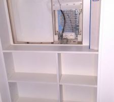 Int&eacute;rieur placard entr&eacute;e tableau &eacute;lectrique.