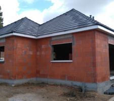 Pose des appuies fenêtres en béton "ton pierre"