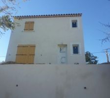 Facades terminées ! Maintenant il faut que ça sèche !