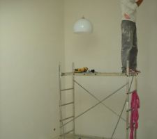 4 metres de plafond c'est sympa surtout pour aller nettoyer la vitre du veluxxxxx