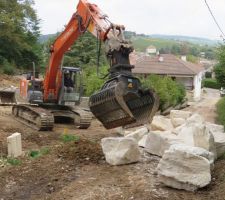 Enrochement-arrivée des rochers
