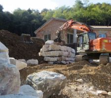 L'enrochement prend forme