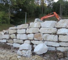 L'enrochement prend forme