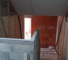 Muret agglo plein_Escalier Etage