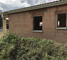 Façade nord chambre à gauche et sdb a droite