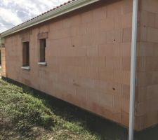 Façade nord chambre à gauche et sdb a droite