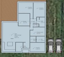 Première version du plan de la maison, 143m² habitables, 13m x 15m environ.
J'ai posé les voitures à l'échelle 1 pour me rendre compte de l'espace disponible pour les manoeuvres.