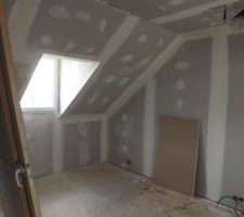 Début bande chambre 1