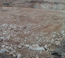 Le terrassement fini avant la stabilisation.