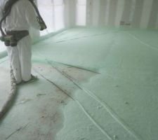 Le 08/10/2016 - Projection de la mousse polyuréthane