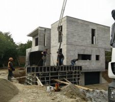 Coulage au camion pompe des murs - la grue est partie :-(