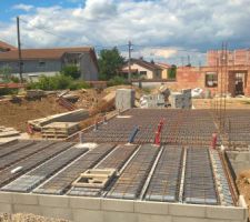 Photo de la pr&eacute;paration de la dalle sur le vide sanitaire