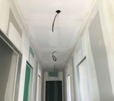 3 LED pour "égayer" le couloir...