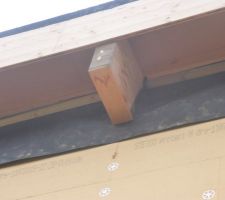 Mise en place du pare pluie anti UV côté bardage
